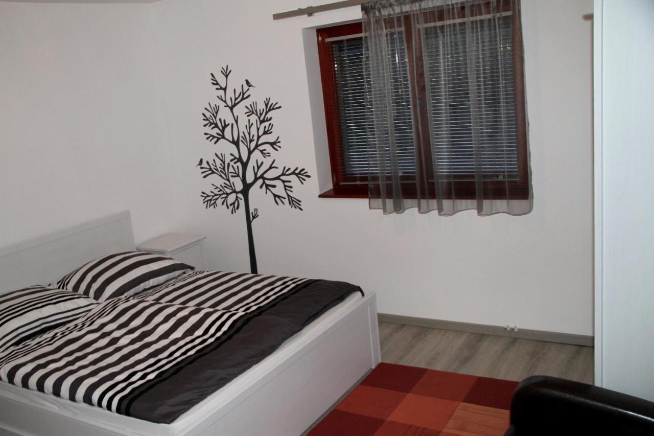 Simon Vendeghaz Balatongyoeroek Apartment Luaran gambar